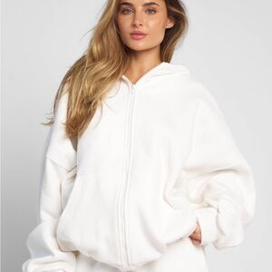 Comfrt Cloud Zip-up Hoodie in color Snow Medium NWT